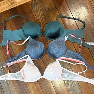 Victoria’s Secret Set of Three Stylish Bras in Green, Gray, and Pink